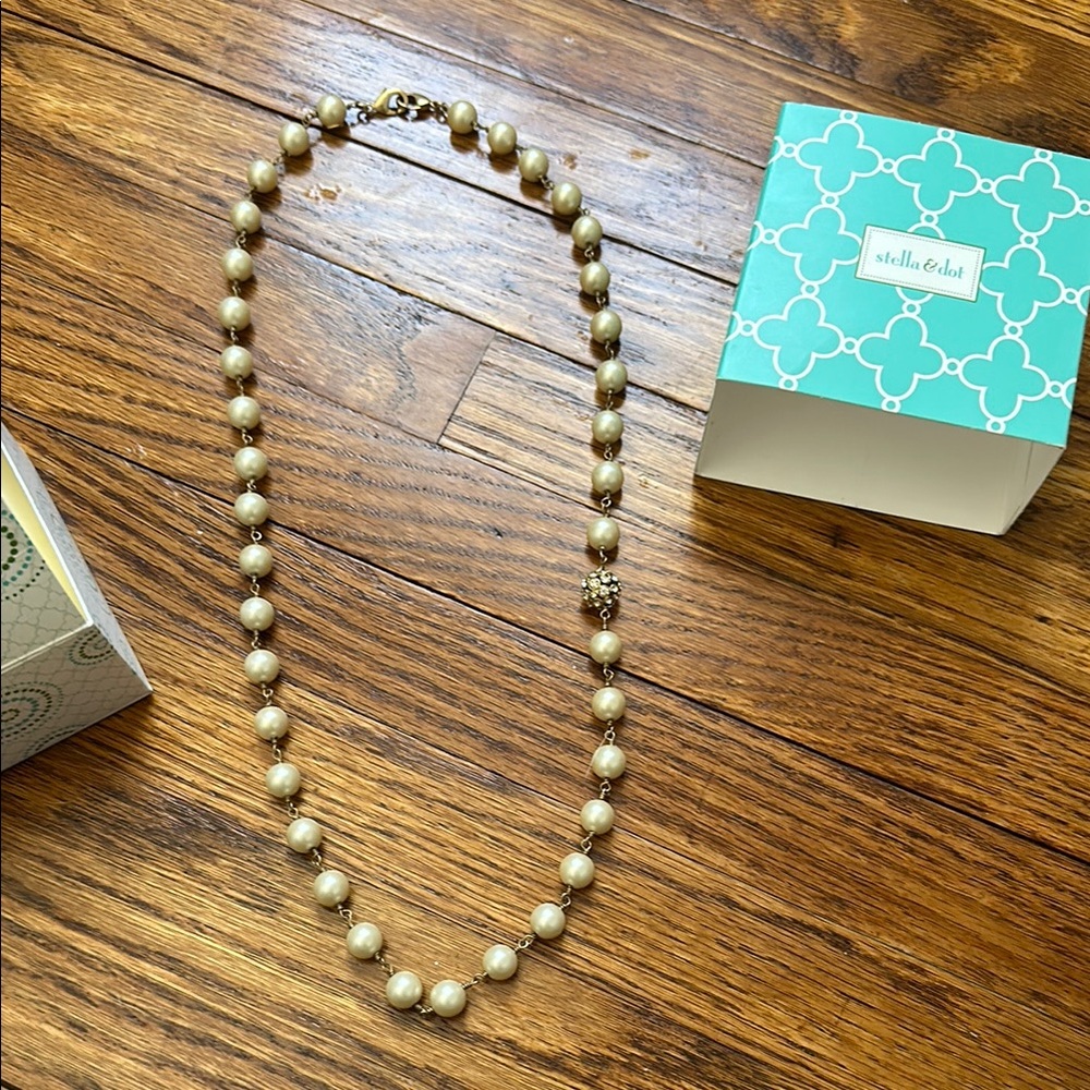 Stella & Dot Gold Pearl Necklace